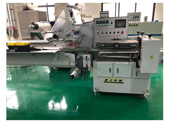 點(diǎn)心枕式包裝機(jī)