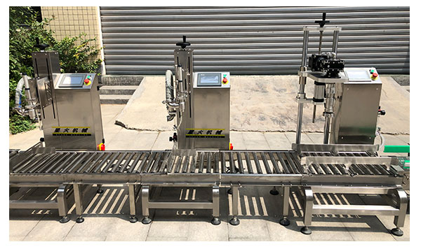 ���͹��b�C